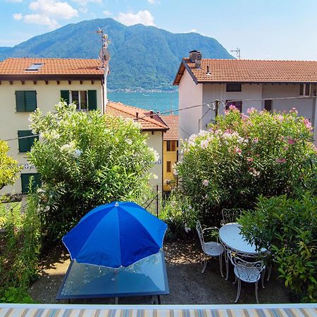Delizioso Bilocale Vista Lago Colonno Екстериор снимка