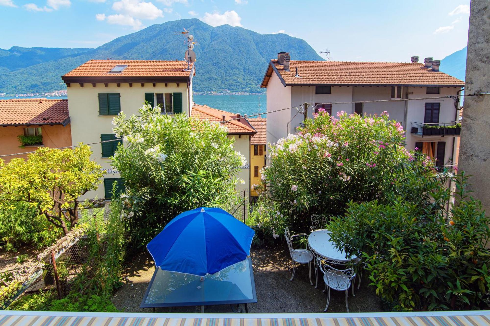 Delizioso Bilocale Vista Lago Colonno Екстериор снимка