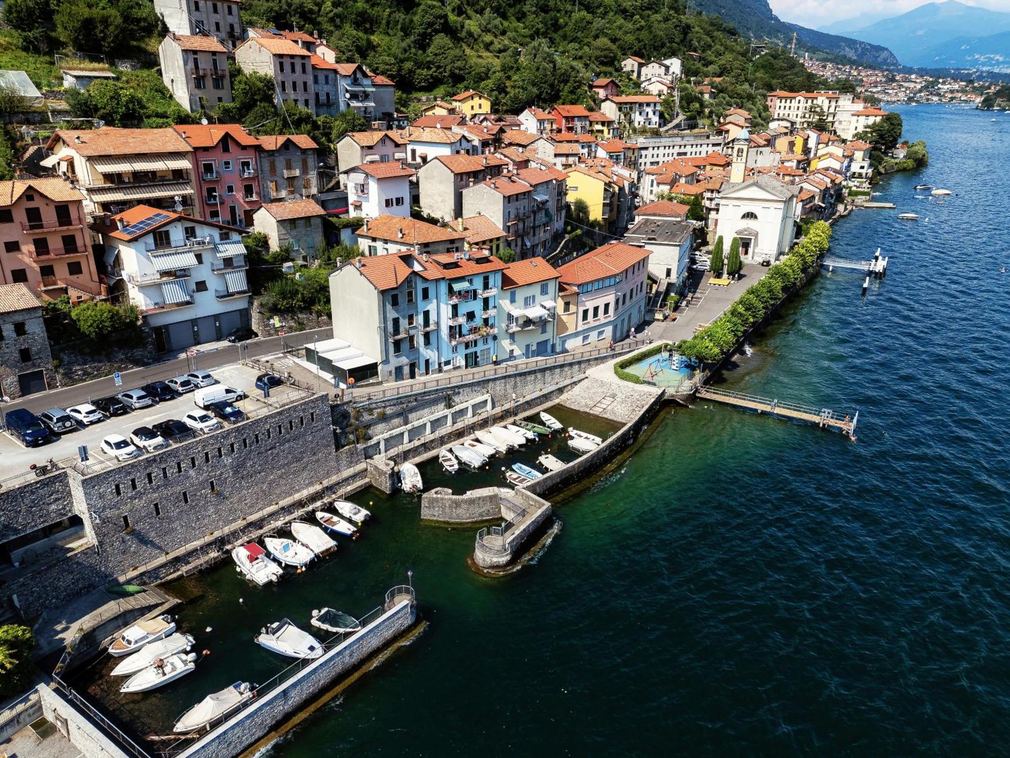 Delizioso Bilocale Vista Lago Colonno Екстериор снимка