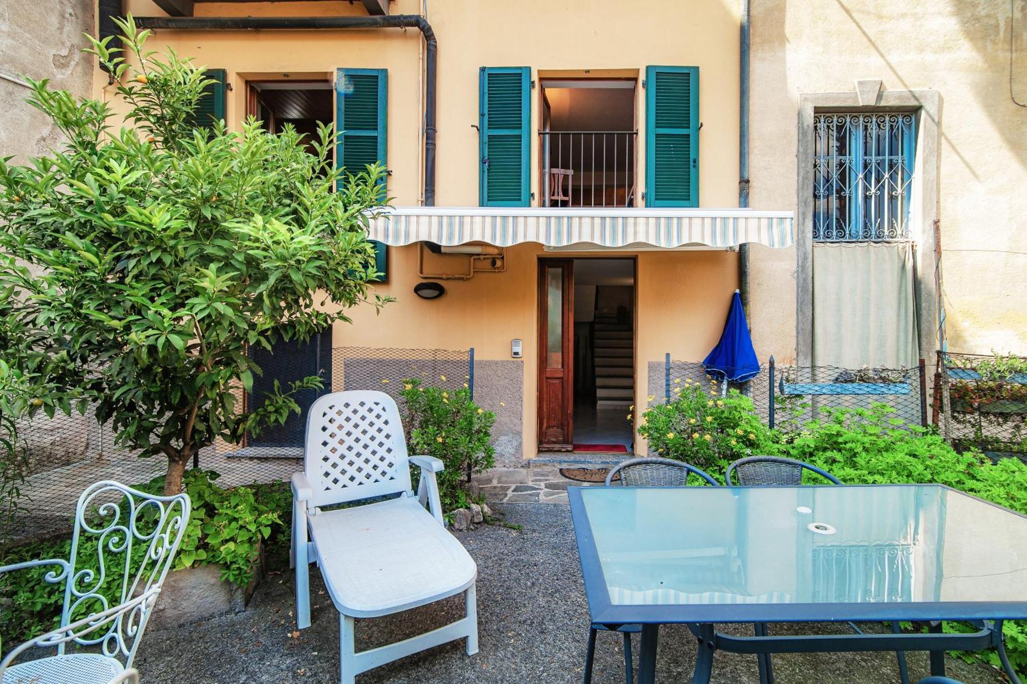 Delizioso Bilocale Vista Lago Colonno Екстериор снимка
