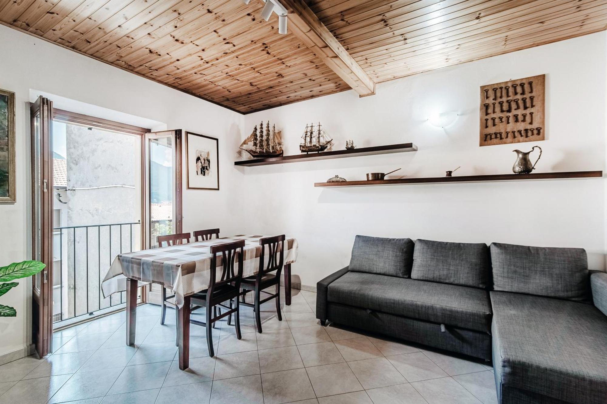 Delizioso Bilocale Vista Lago Colonno Екстериор снимка