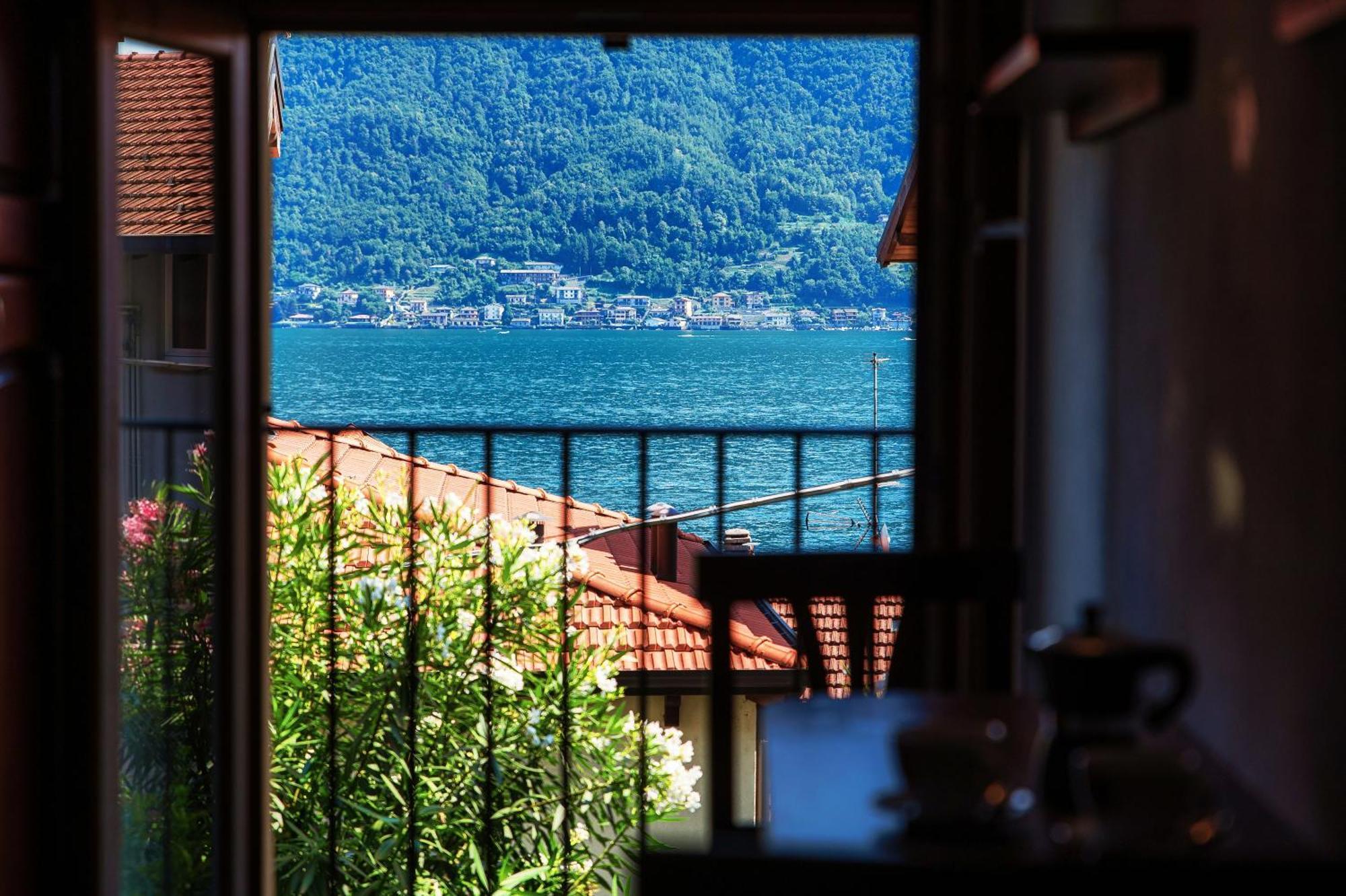 Delizioso Bilocale Vista Lago Colonno Екстериор снимка